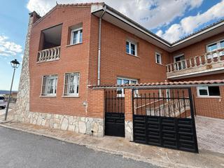 Maison jumelée  Camino muñogalindo. Chalet en niharra, ávila
