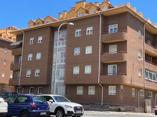 Flat  N/a. Piso con garaje y trastero en la urbanización el dintel