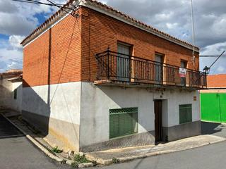 Maison  N/a. Casa en plaza constitución en aveinte