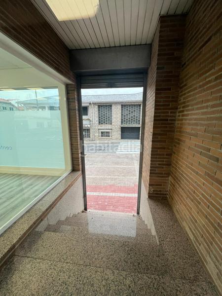 Foto 64c9f952-6f2d-45fb-b6de-74ff066ee1e1. Local comercial a Navas del Marqués (Las)