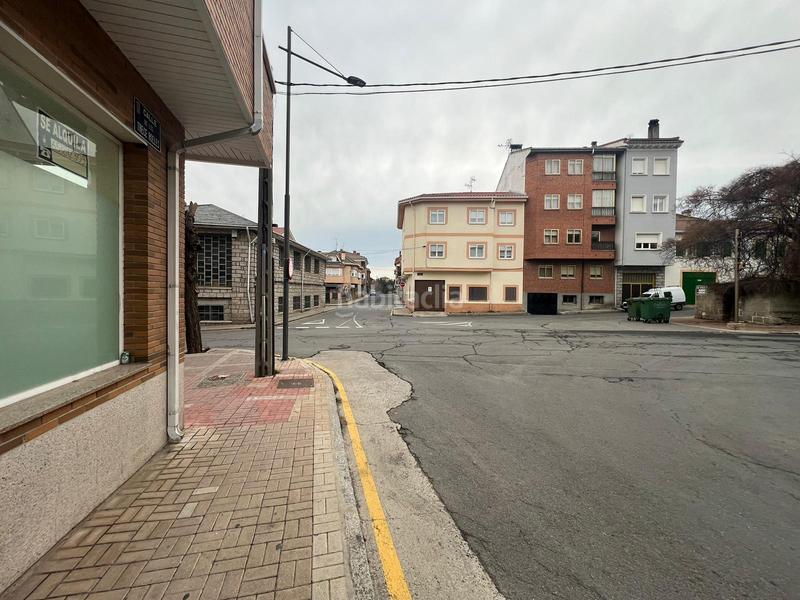 Foto e4f74697-1df2-46e6-a900-c25a173288ce. Local comercial a Navas del Marqués (Las)