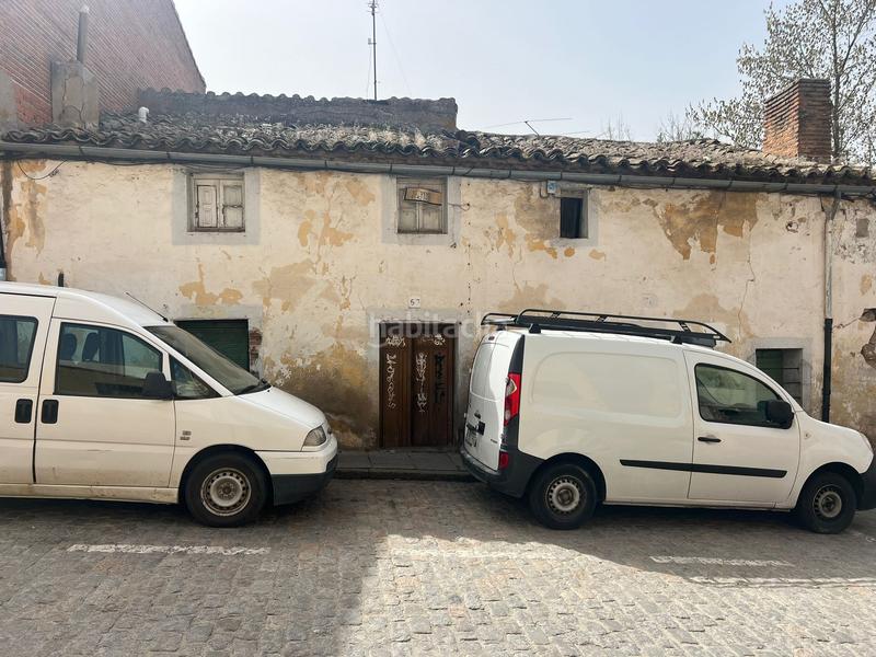 Foto 7e9adac9-ed68-4ae3-82a0-dfb26d950d1e. Casa aparellada a Murallas Ávila