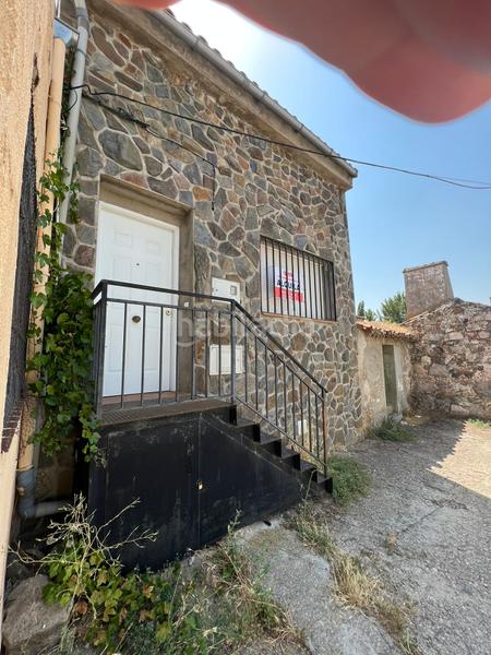 Foto 237e920d-e488-47b8-a302-b8415ea6e262. Casa pareada casa en Tolbaños