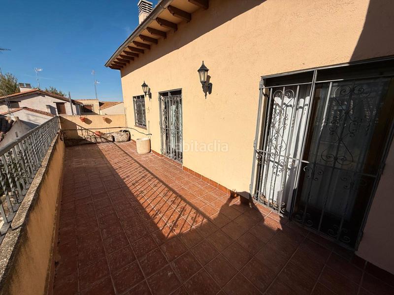 Foto 2539a461-3c0a-4f2e-aaf3-e656f155ea3f. Casa aparellada amb xemeneia calefacció aparcament a Ávila