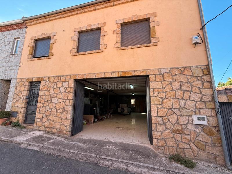 Foto 268def05-a56d-4914-a7e8-937f24247192. Casa aparellada amb xemeneia calefacció aparcament a Ávila