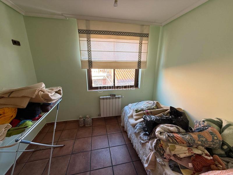 Foto 3f215567-e41a-45a3-b8ec-640058e17578. Casa aparellada amb xemeneia calefacció aparcament a Ávila