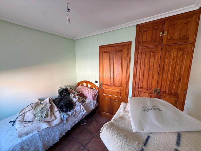 Foto 45fc7a6c-126c-4d04-b90f-e6af31835f7a. Casa aparellada amb xemeneia calefacció aparcament a Ávila