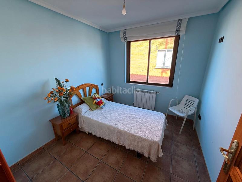 Foto 6373ff54-ab1c-45ca-b427-5afa78f4e5e2. Casa aparellada amb xemeneia calefacció aparcament a Ávila