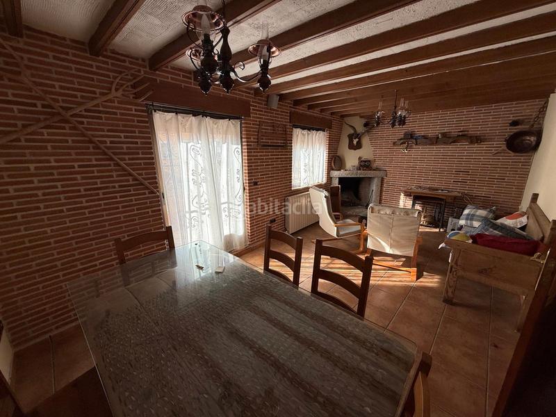 Foto 86a93cf1-1370-4030-b135-4bf53f274783. Casa aparellada amb xemeneia calefacció aparcament a Ávila