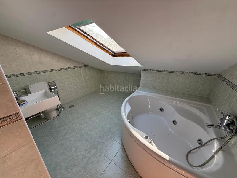 Foto 98454359-6fc2-43da-af1b-a54c1763b102. Casa aparellada amb xemeneia calefacció aparcament a Ávila