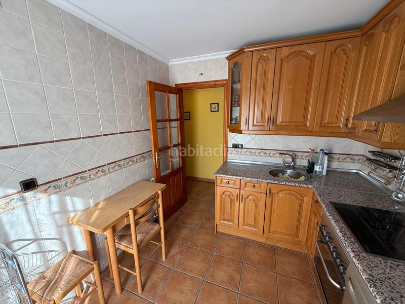 Foto a176b672-bd10-4d0d-a684-f0d6cbbcc2c1. Casa aparellada amb xemeneia calefacció aparcament a Ávila