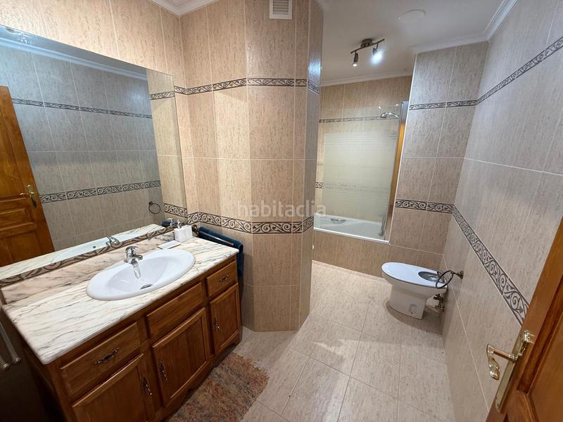 Foto b7096a3f-3c12-4974-851f-c59787a4c4b7. Casa aparellada amb xemeneia calefacció aparcament a Ávila