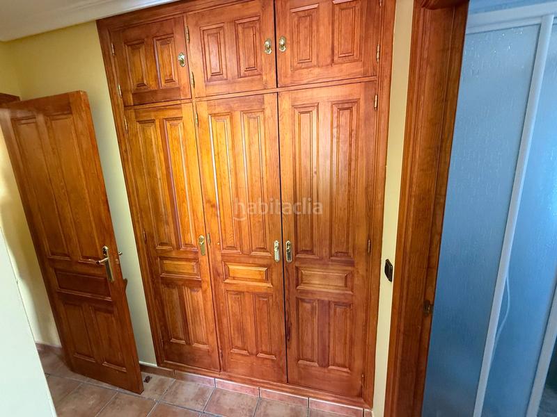 Foto ef619731-68c1-4a71-9a14-3d1e5ea73682. Casa aparellada amb xemeneia calefacció aparcament a Ávila