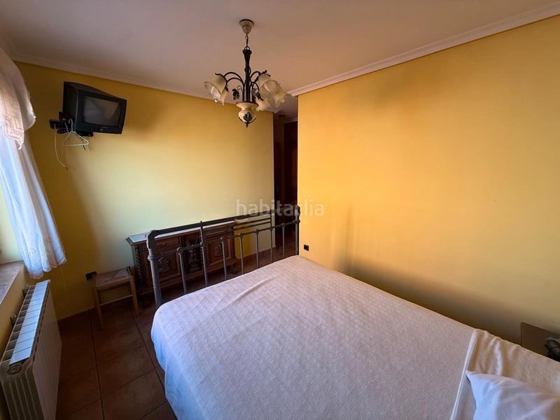 Foto f87939c9-b072-4041-8a5f-de3bb132198c. Casa aparellada amb xemeneia calefacció aparcament a Ávila