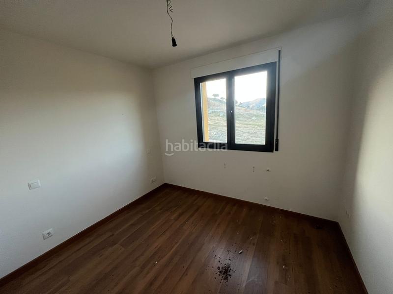 Foto 98637795-382b-44b5-81b5-b9f9a6d0c50c. Edificio lote de 13 chalet en el tiemblo en Tiemblo (El)