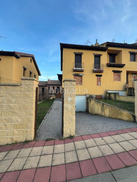 Foto a14e9372-afd5-4130-a8e3-446fa5a9396c. Edificio lote de 13 chalet en el tiemblo en Tiemblo (El)