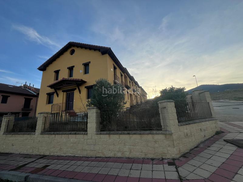 Foto ca53e3e9-7df7-43c8-99d7-7cab1885b2d2. Edificio lote de 13 chalet en el tiemblo en Tiemblo (El)