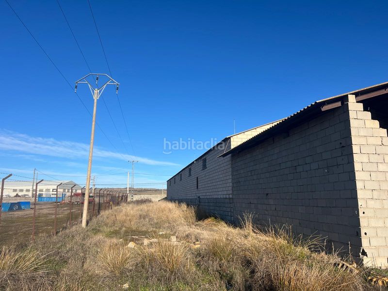 Foto 8cca1392-cbd1-440e-9b2e-bf8968a2efb7. Nau industrial a Colilla (La)