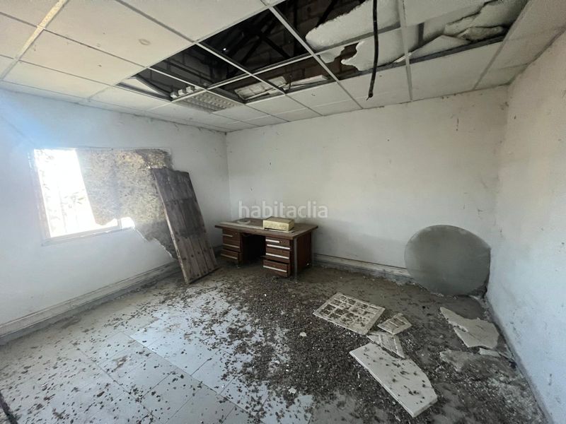 Foto e459ab32-887e-4170-bc9a-62ef34c03637. Nau industrial a Colilla (La)