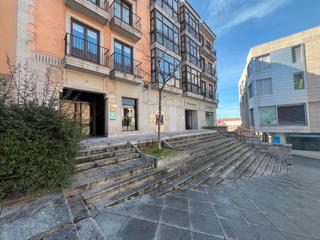 Local commercial  Plaza claudio sánchez alborn. Local junto a plaza del grande, ávila