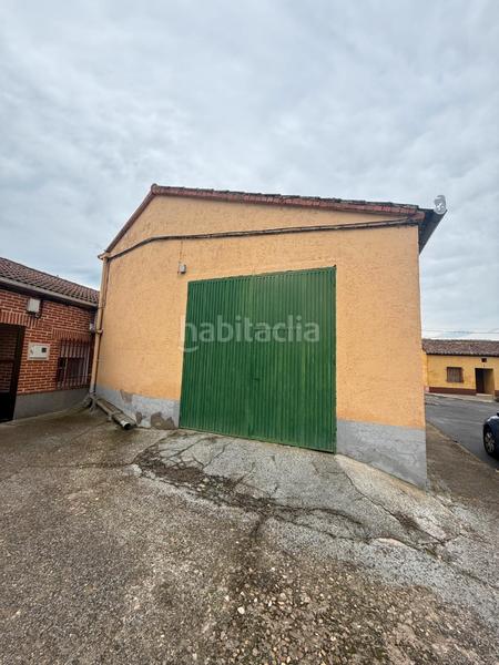 Foto b4b42308-fd39-4bb6-a036-771ef1fce598. Casa aparellada a plaza san julian 3 a Muñosancho