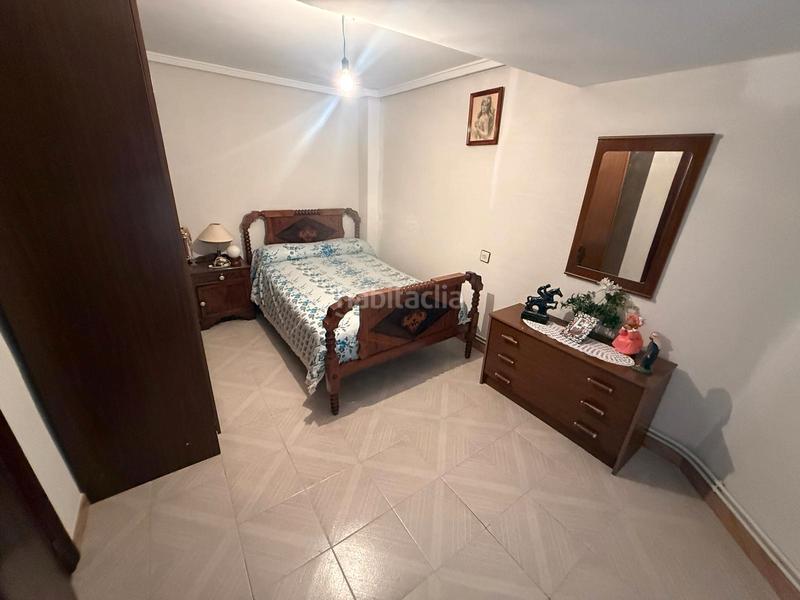 Foto dd30f626-adfc-48ef-8cfb-1fe30df0f182. Casa aparellada a plaza san julian 3 a Muñosancho