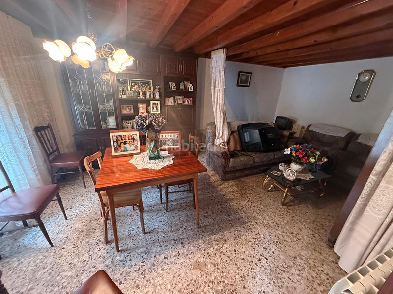 Foto f73142e7-25a5-480e-97b8-dcd861782d39. Casa aparellada a plaza san julian 3 a Muñosancho