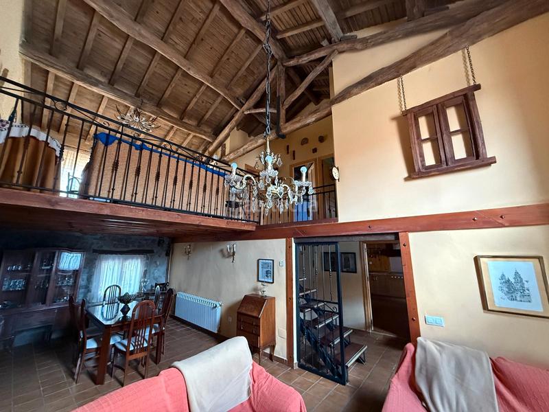 Foto 521a5f77-995b-4a3a-b064-a23620b9b7c9. Casa aparellada amb xemeneia calefacció a Torre (La)