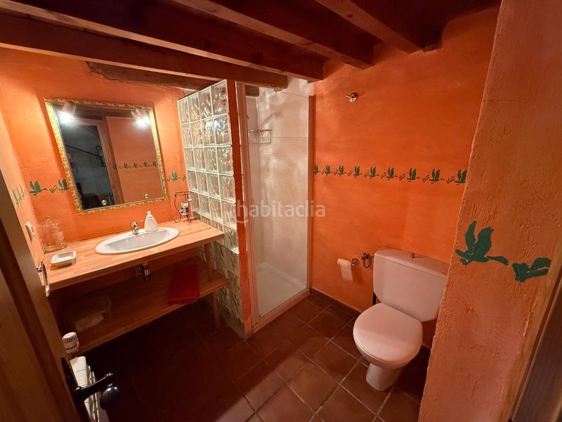 Foto 73a21c0a-d16c-4298-bffd-3bc120e65f08. Casa aparellada amb xemeneia calefacció a Torre (La)