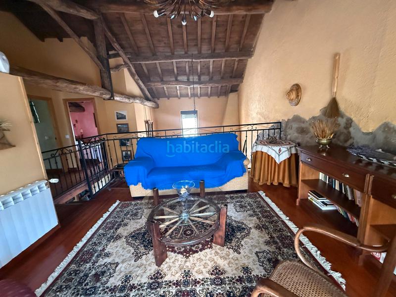 Foto 7b9d9e94-1647-4f64-b1fb-19991999d8e7. Casa aparellada amb xemeneia calefacció a Torre (La)