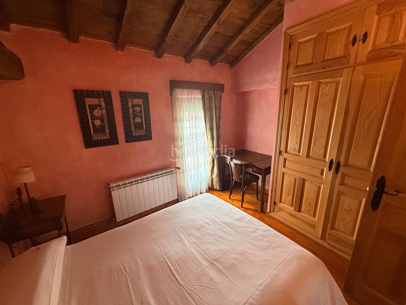 Foto c593a3c8-6810-439f-af70-71afc5425824. Casa aparellada amb xemeneia calefacció a Torre (La)