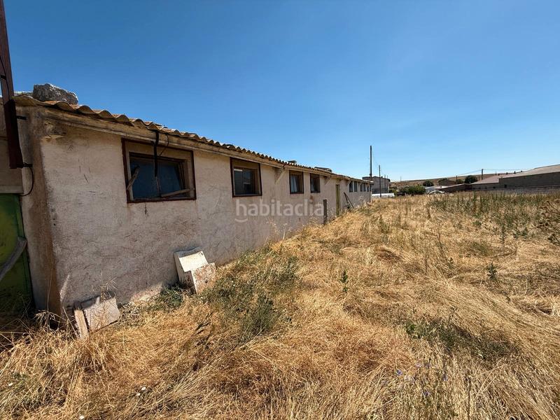 Foto 9bdd0a9d-93bf-4293-89d9-7ee83410ec5b. Chalet  con parcela y naves en la torre en Torre (La)