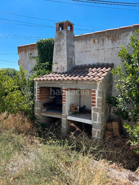 Foto aa7e5fff-6610-459f-b97d-6510e0548a9b. Chalet  con parcela y naves en la torre en Torre (La)