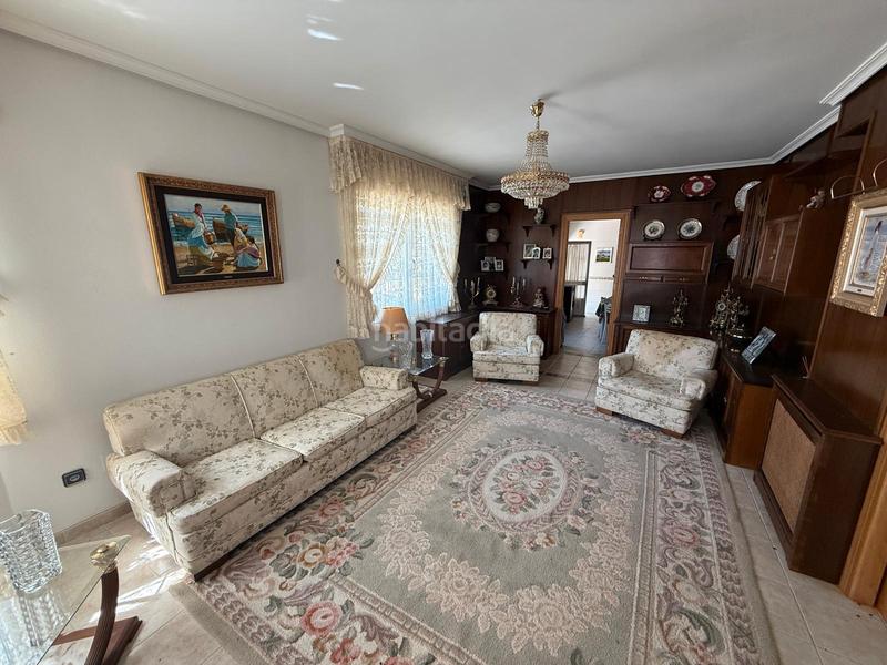 Foto b11ec035-e295-46b5-9b64-e56690856a33. Chalet  con parcela y naves en la torre en Torre (La)