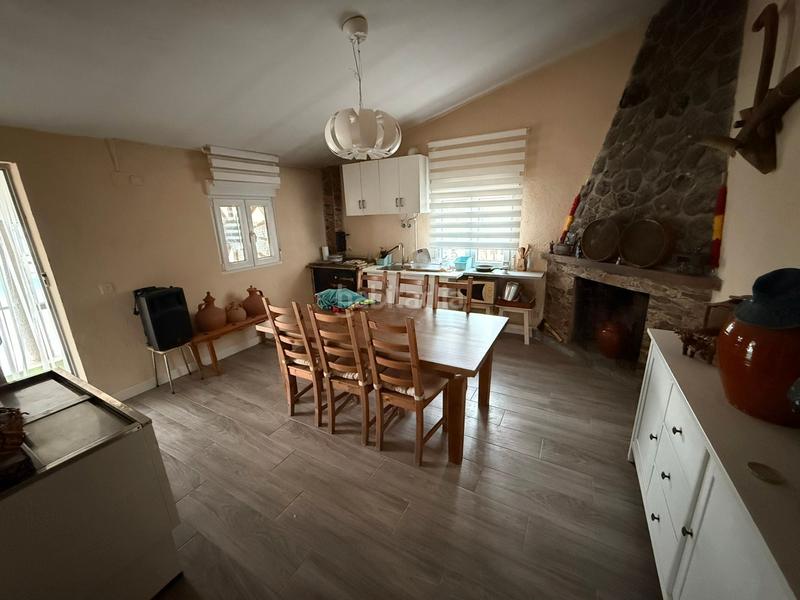 Foto 34197245-6667-4974-9046-62e7569d8b9c. Maison avec cheminée dans Zona Rural Ávila