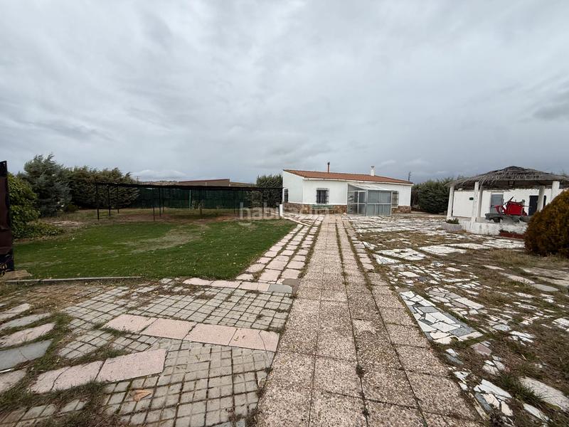 Foto efaea722-44a2-4efe-a34c-f34684b1041b. Casa con camino parcheggio piscina in Colilla (La)