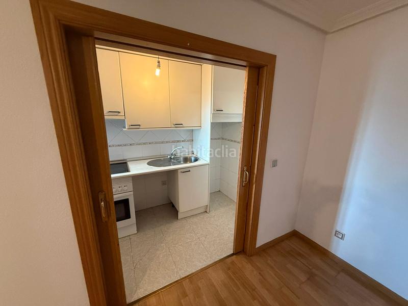 Foto 2586d2a2-ac26-4932-934e-cff3dfac08fb. Rent flat with heating parking pool in Sur Ávila