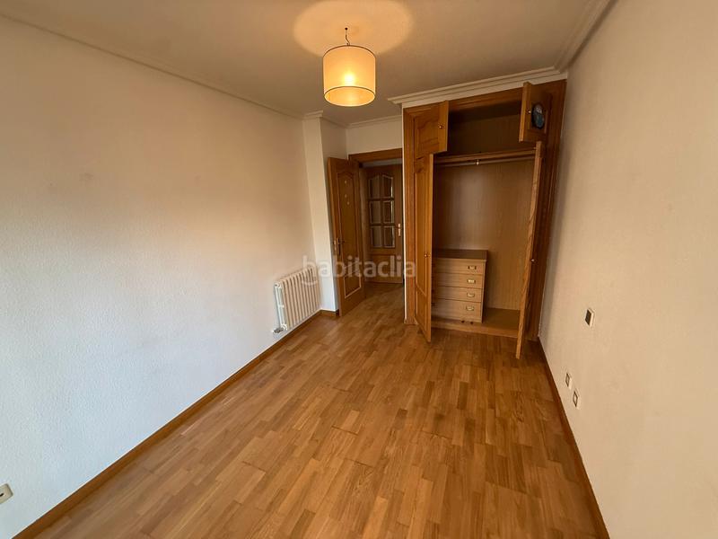 Foto b12d444c-3404-454f-8707-5cc752f41e43. Rent flat with heating parking pool in Sur Ávila