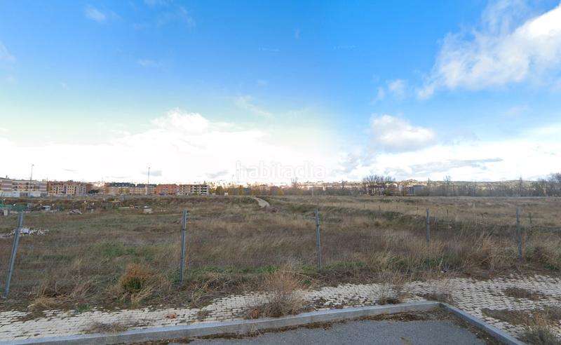 Foto a9e7f194-8545-4cc8-b8c1-1fae82ffa2cc. Terreno residencial solar urbano en sonsoles en Sónsoles Ávila