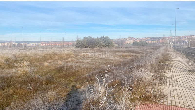 Foto ff840ec3-9980-4d9d-b34b-141ef8a3ed68. Terreny residencial a Sónsoles Ávila