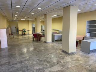 Oficina a N/a. Local en avenida de la juventud, ávila