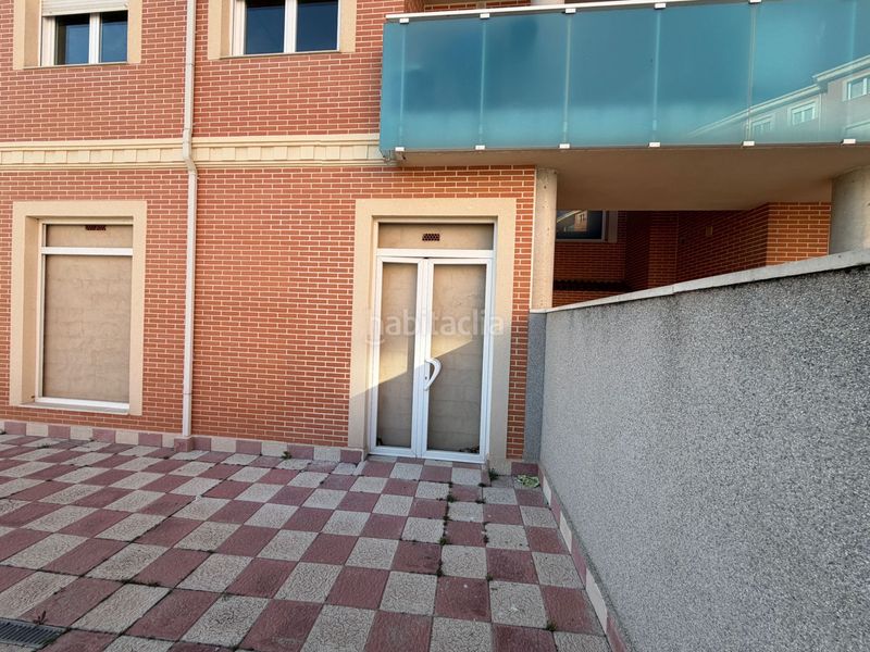 Foto 0f8f55b0-464f-4bcd-bd38-24bdb7a343a6. Local comercial a Universidad Ávila