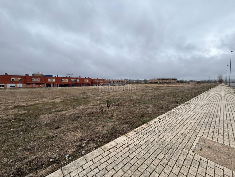 Foto c32a3302-85a4-48b9-b8e3-5e5b254790eb. Terreny residencial a Sónsoles Ávila