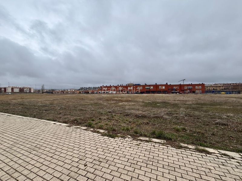 Foto ec75a5b8-4e68-46af-8915-4676c60ef5a3. Terreny residencial a Sónsoles Ávila