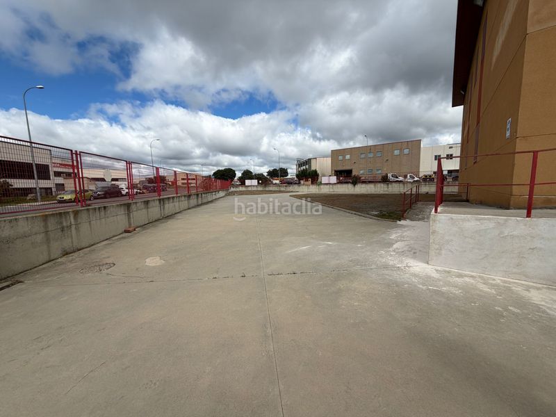 Foto bf11dc24-b38b-41c8-a3bd-3606d5b712e6. Nau industrial a Zona Rural Ávila