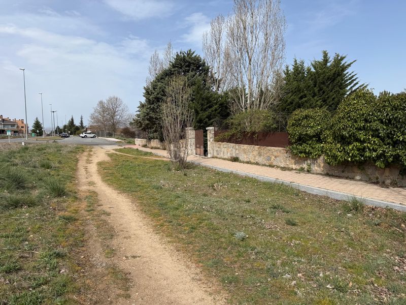 Foto d90f593f-10d6-4940-97ea-1efdf860ddd5. Terreny residencial a Hervencias Ávila