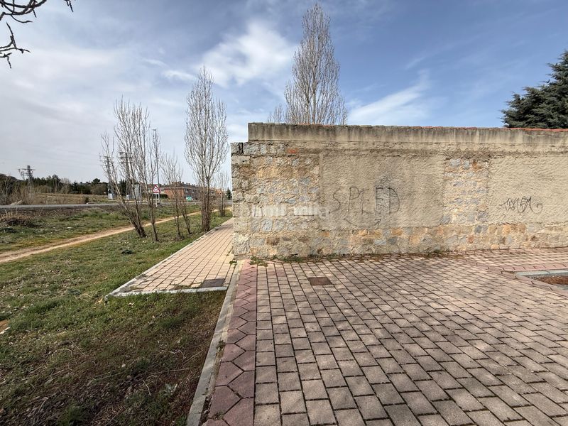Foto e4d285e4-7fe1-4b5a-8e25-96e5f935548f. Terreny residencial a Hervencias Ávila