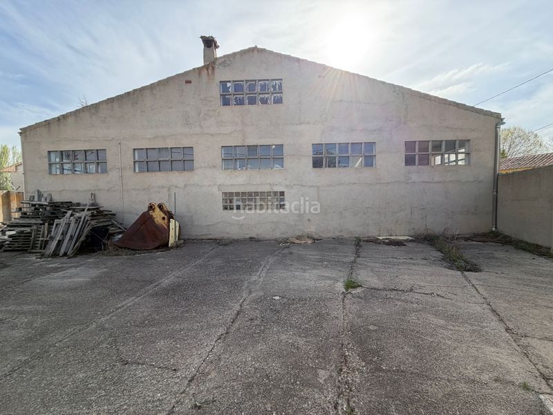 Foto eac98e52-fb30-4640-9736-8947bfb562dd. Nau industrial a Zona Rural Ávila