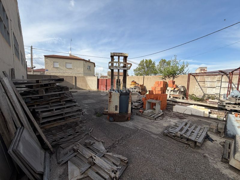 Foto ef5f952d-fba8-4703-8dda-5121bf5fd7f0. Nau industrial a Zona Rural Ávila