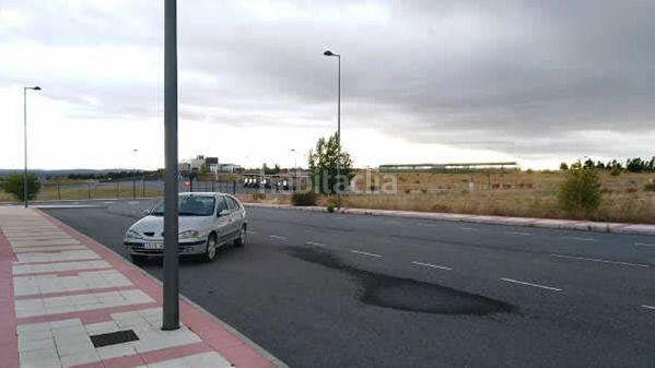 Foto 069e1285-b0b0-4861-bed6-6f9d5d3a2adf. Terreny residencial a Sanchidrián